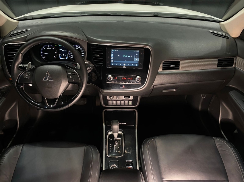 mitsubishi outlander 2.2 mivec di-d diesel hpe-s awd automatico 4p 20223