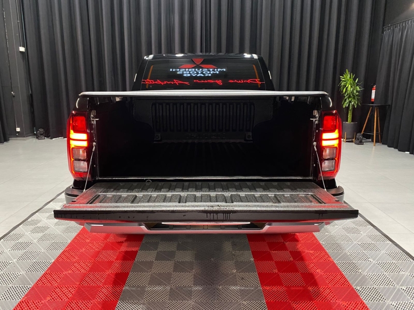 mitsubishi triton 2.4 biturbo diesel hpe-s 4x4 automatico 4p 202612