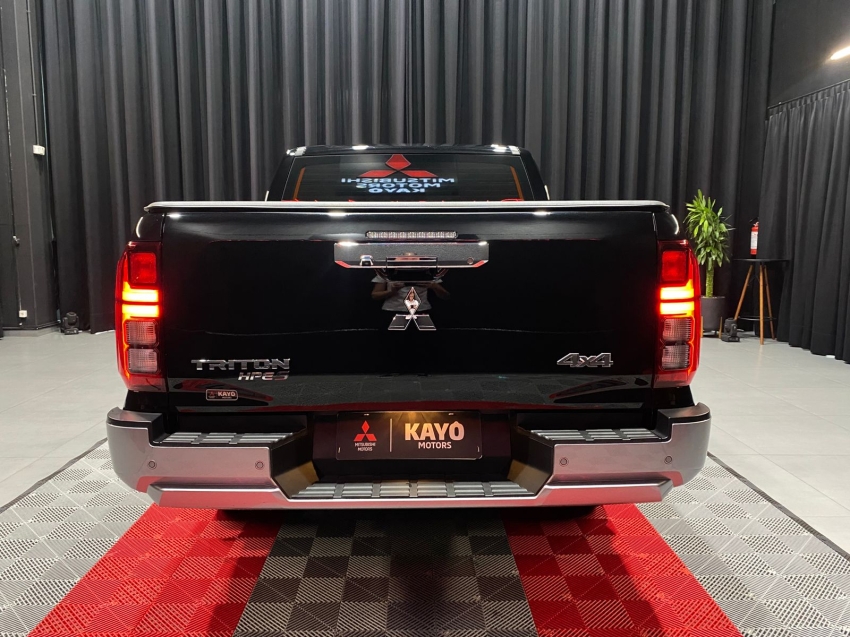 mitsubishi triton 2.4 biturbo diesel hpe-s 4x4 automatico 4p 202613