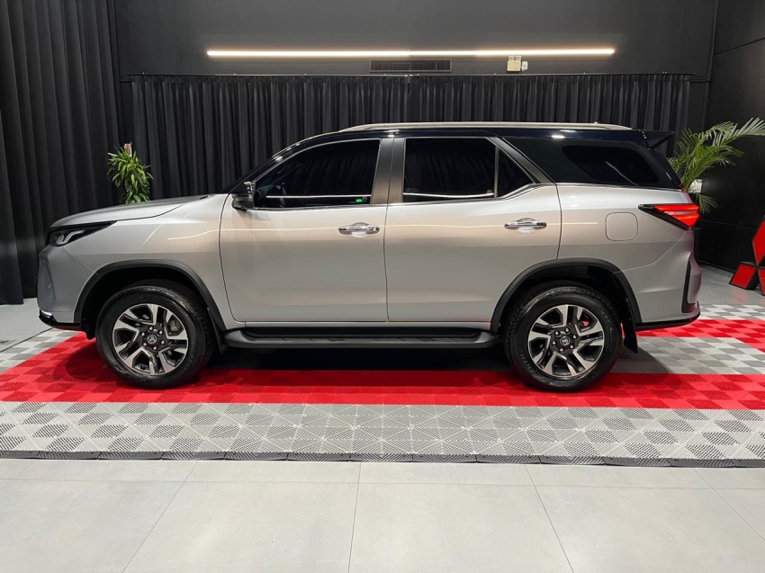 toyota hilux sw4 2.8 d-4d turbo diesel diamond 7l 4x4 automatico 4p 202417