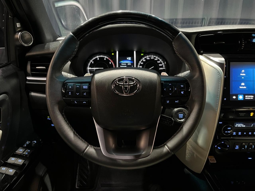 toyota hilux sw4 2.8 d-4d turbo diesel diamond 7l 4x4 automatico 4p 20243