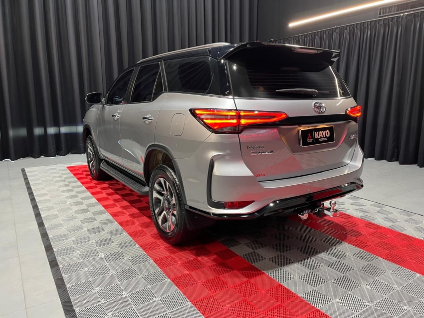 toyota hilux sw4 2.8 d-4d turbo diesel diamond 7l 4x4 automatico 4p 202415