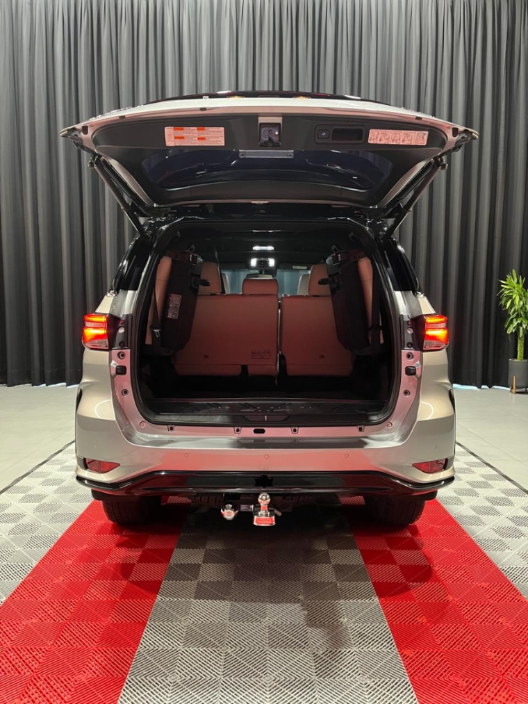 toyota hilux sw4 2.8 d-4d turbo diesel diamond 7l 4x4 automatico 4p 202413