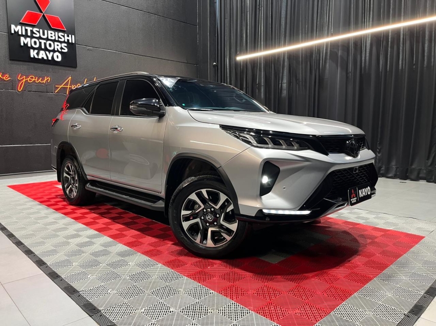 toyota hilux sw4 2.8 d-4d turbo diesel diamond 7l 4x4 automatico 4p 2024