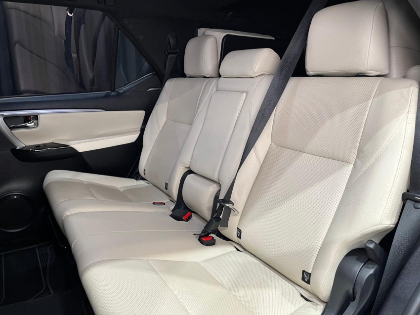 toyota hilux sw4 2.8 d-4d turbo diesel diamond 7l 4x4 automatico 4p 202410