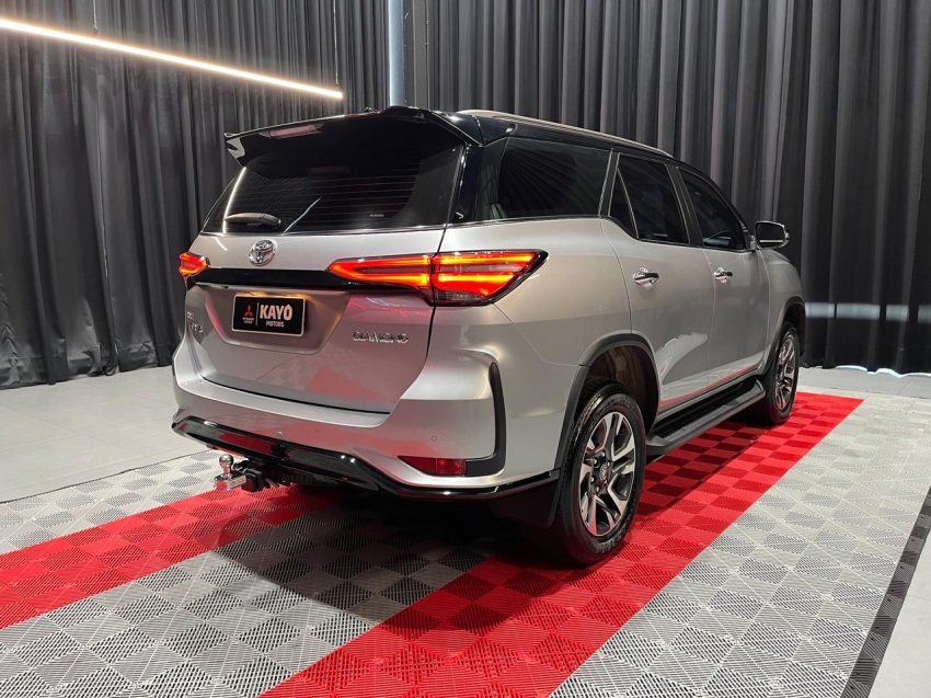 toyota hilux sw4 2.8 d-4d turbo diesel diamond 7l 4x4 automatico 4p 202412