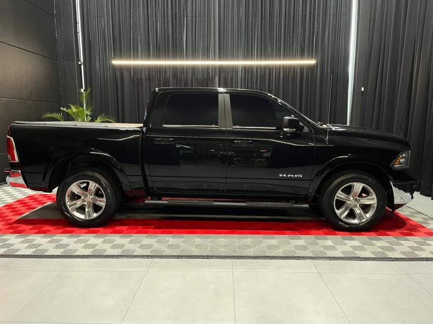 ram 1500 5.7 v8 gasolina limited cd 4x4 automatico 4p 202313