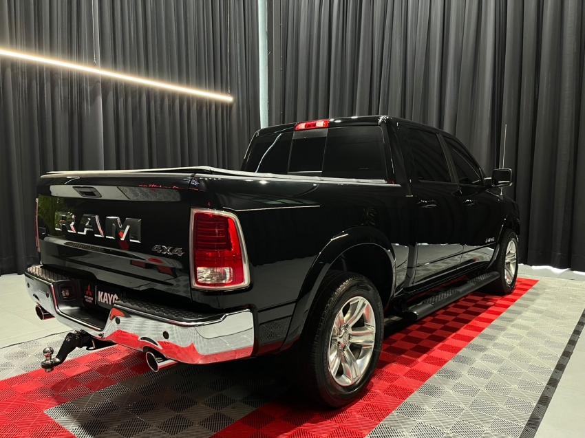 ram 1500 5.7 v8 gasolina limited cd 4x4 automatico 4p 202310