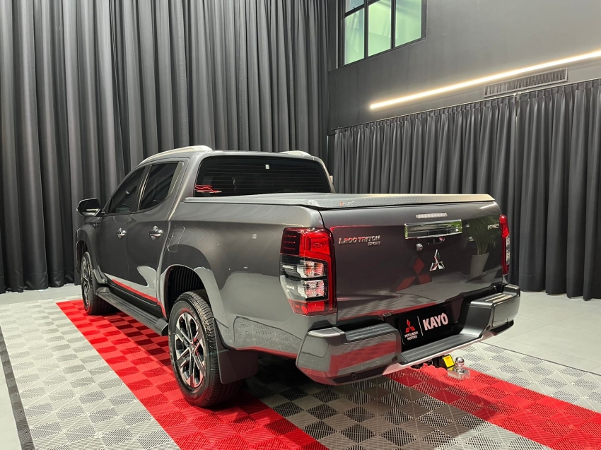 mitsubishi l200 triton 2.4 turbo diesel 4x4 at sport hpe-s 2.3 4p automatico 202412