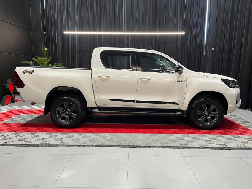 toyota hilux 2.8 d-4d turbo diesel cd gr-s 4x4 automatico 2.7 4p 20248