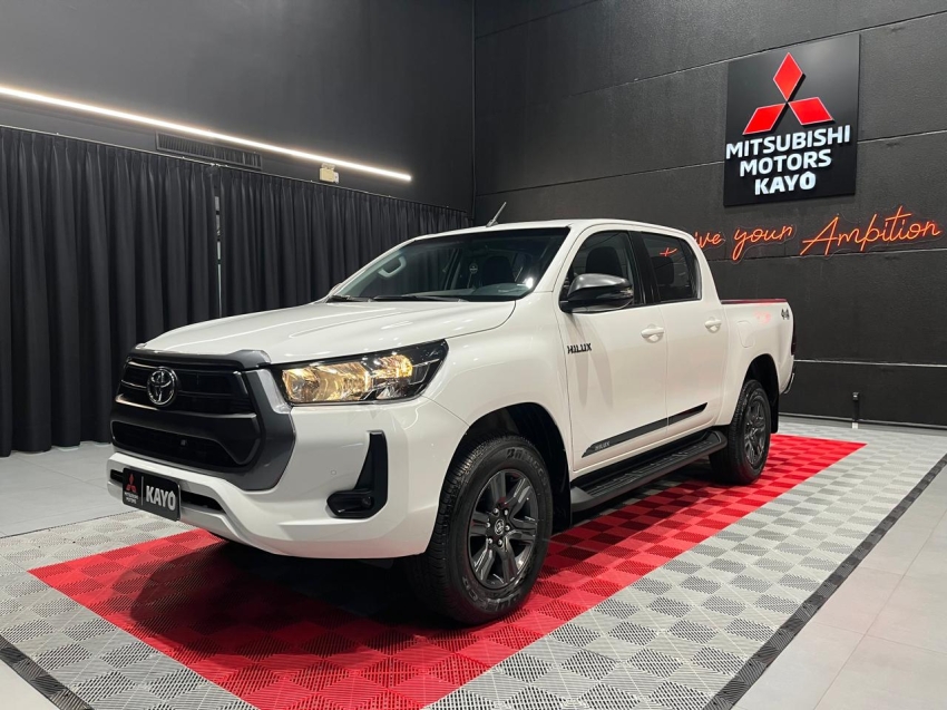 toyota hilux 2.8 d-4d turbo diesel cd gr-s 4x4 automatico 2.7 4p 2024
