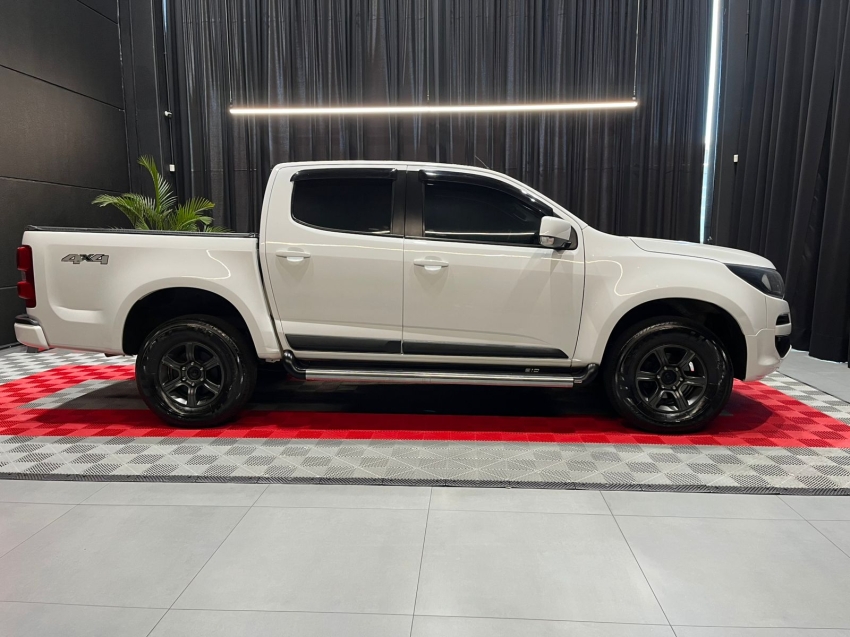 chevrolet s10 2.5 lt 4x4 cd 16v flex 4p automatico 2.7 diesel 201913