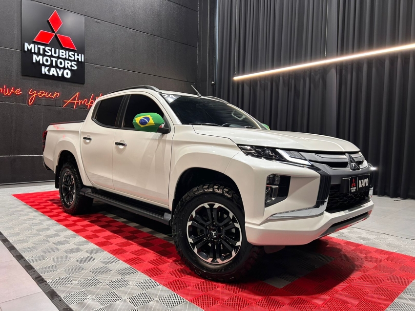 mitsubishi l200 triton 2.4 16v turbo diesel gls cd 4x4 automatico 4p 2024