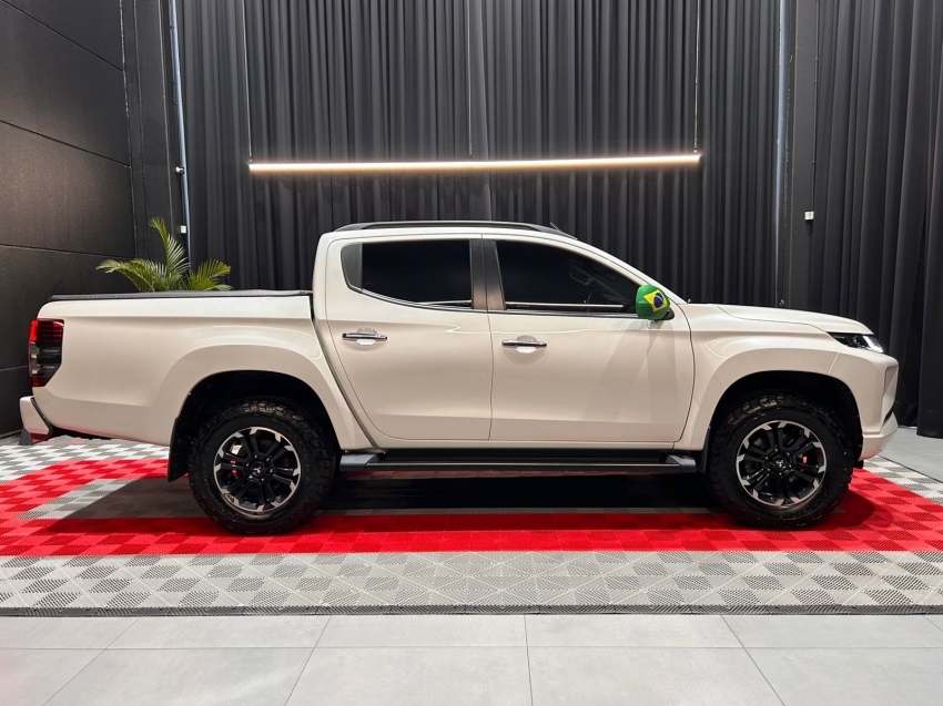 mitsubishi l200 triton 2.4 16v turbo diesel gls cd 4x4 automatico 4p 202413