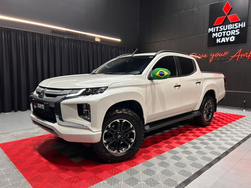 mitsubishi l200 triton 2.4 16v turbo diesel gls cd 4x4 automatico 4p 20242