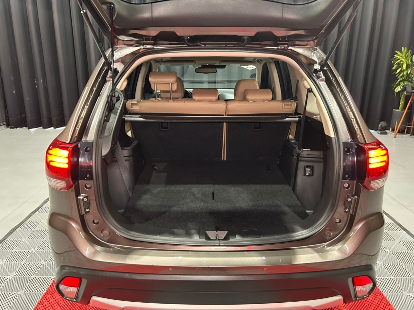 mitsubishi outlander 2.2 4x4 16v diesel 4p automatico 201812