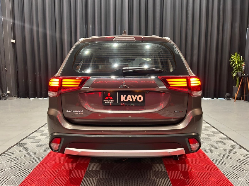 mitsubishi outlander 2.2 4x4 16v diesel 4p automatico 201813