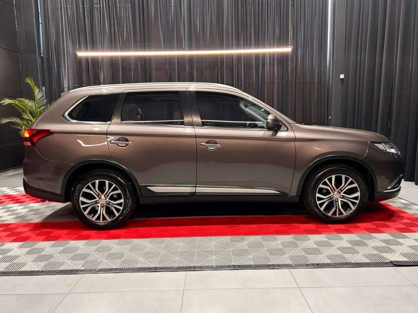 mitsubishi outlander 2.2 4x4 16v diesel 4p automatico 201814