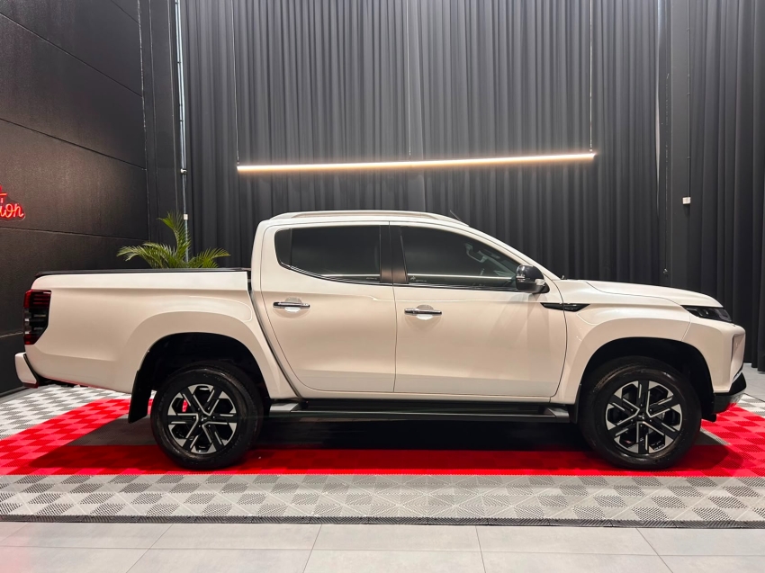 mitsubishi l200 triton 2.4 16v turbo diesel sport hpe-s cd 4p 4x4 automatico 202411