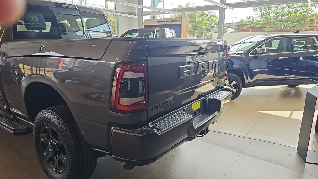 ram 2500 6.7 ds nigth edition.