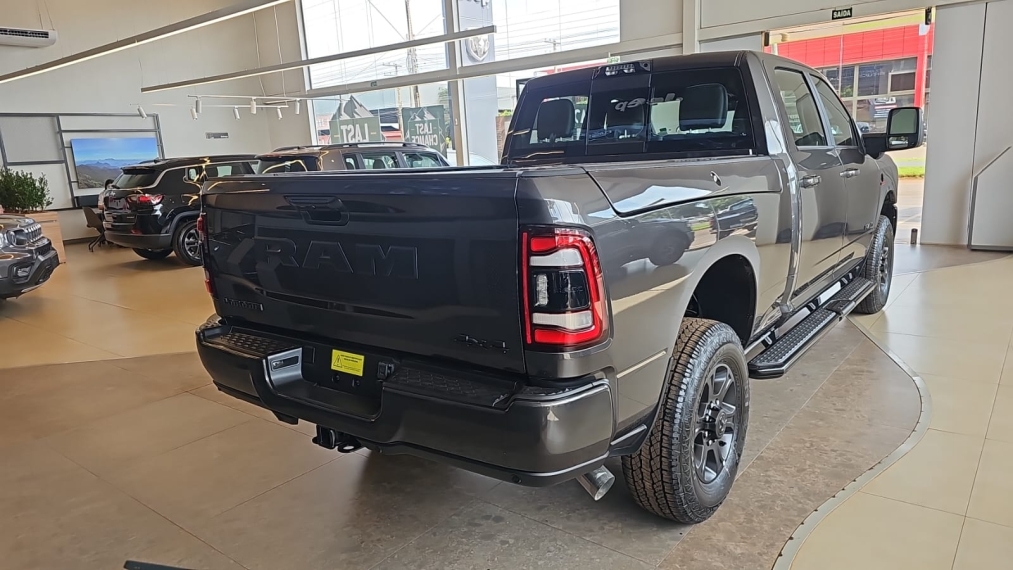 ram 2500 6.7 ds nigth edition.