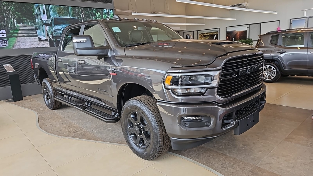 ram 2500 6.7 ds nigth edition.