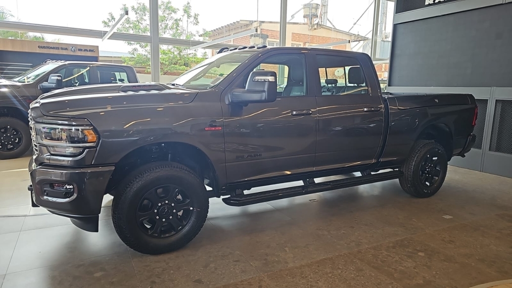 ram 2500 6.7 ds nigth edition.