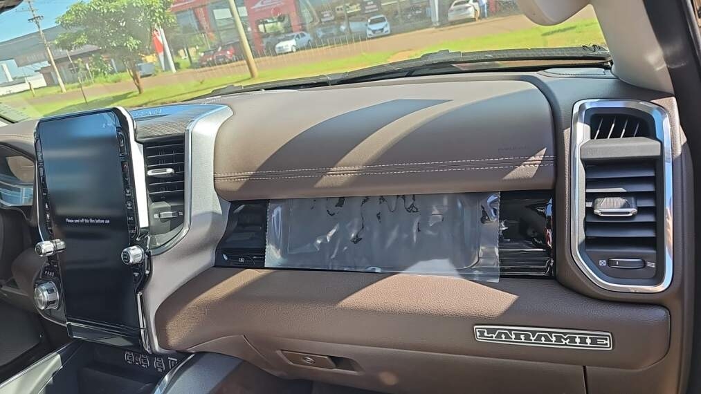 nova ram 1500 laramie 3.0