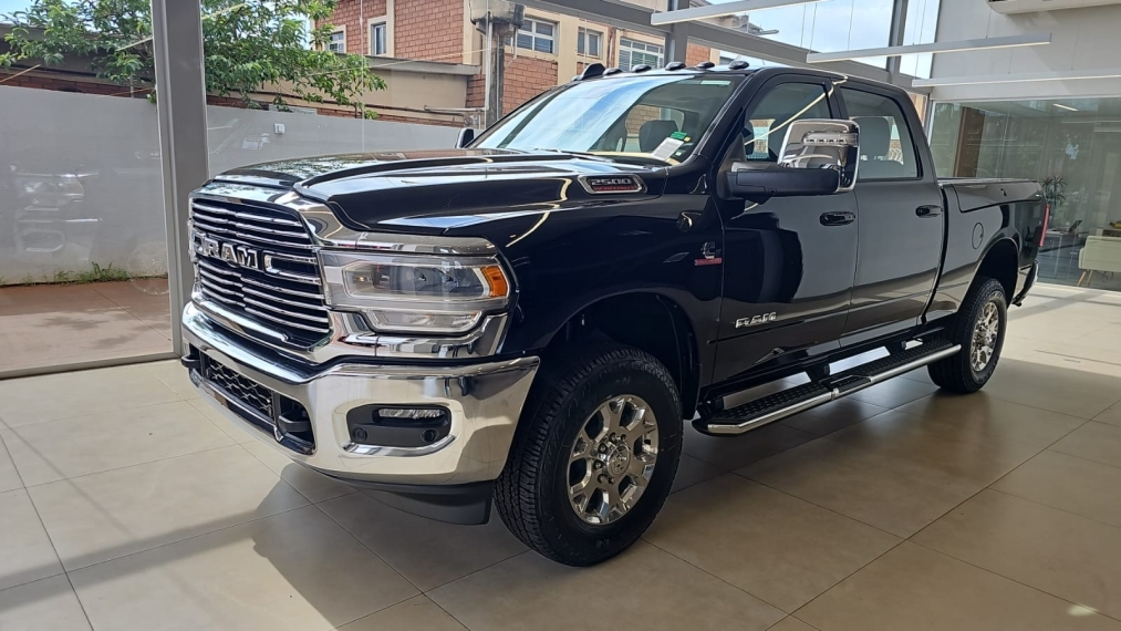 ram 2500 laramie 4x4