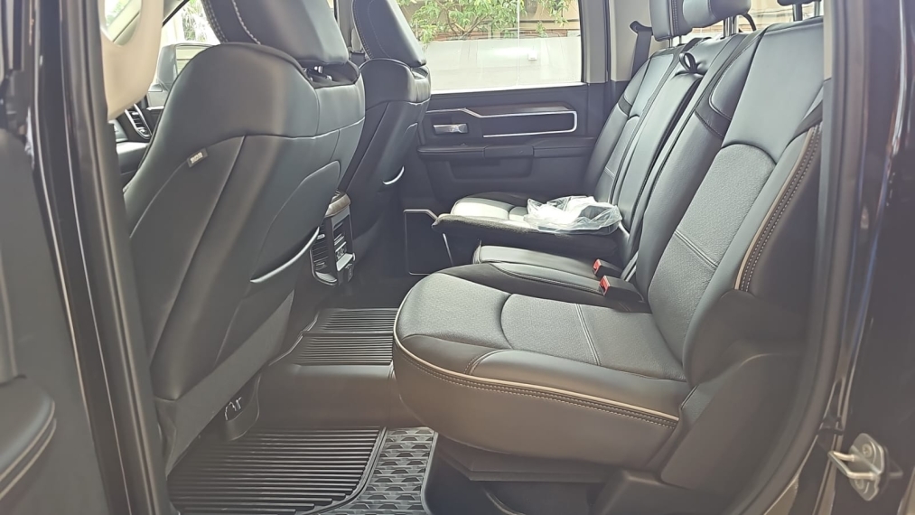 ram 2500 laramie 4x4