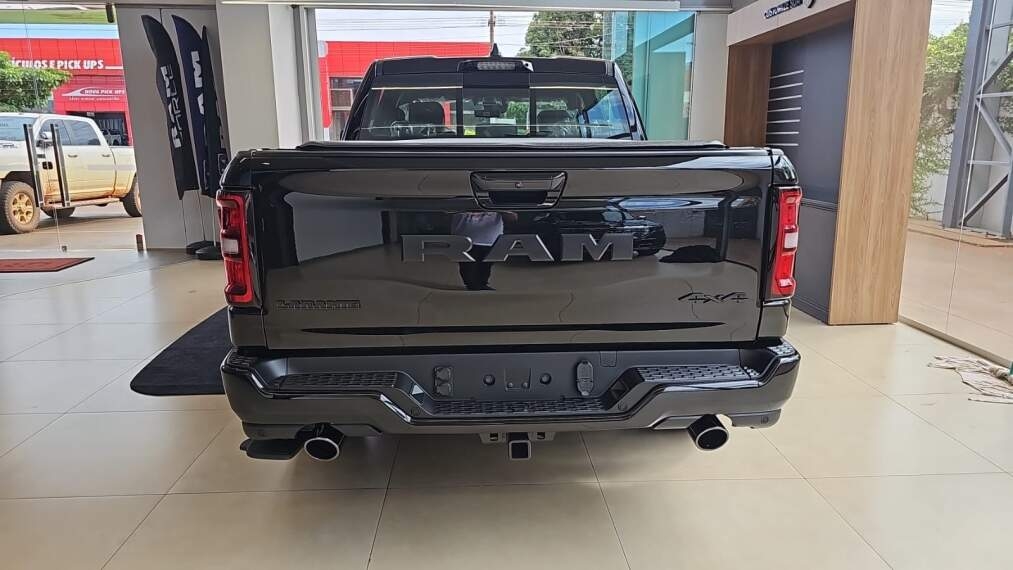 nova ram 1500 laramie nigth edition 3.0