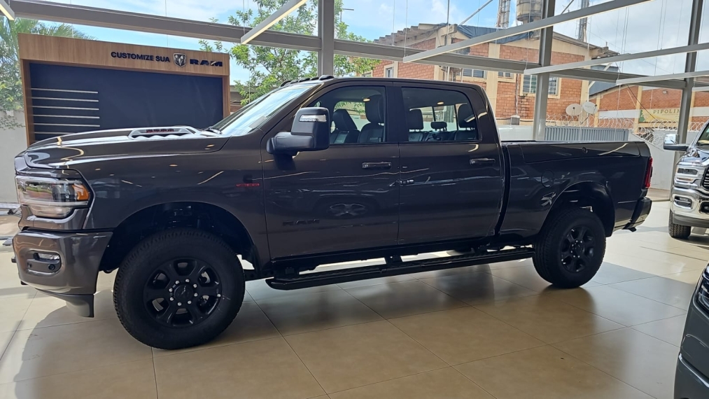 ram 2500 6.7 ds nigth edition.