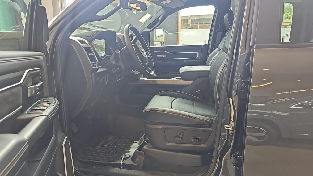 ram 2500 6.7 ds nigth edition.