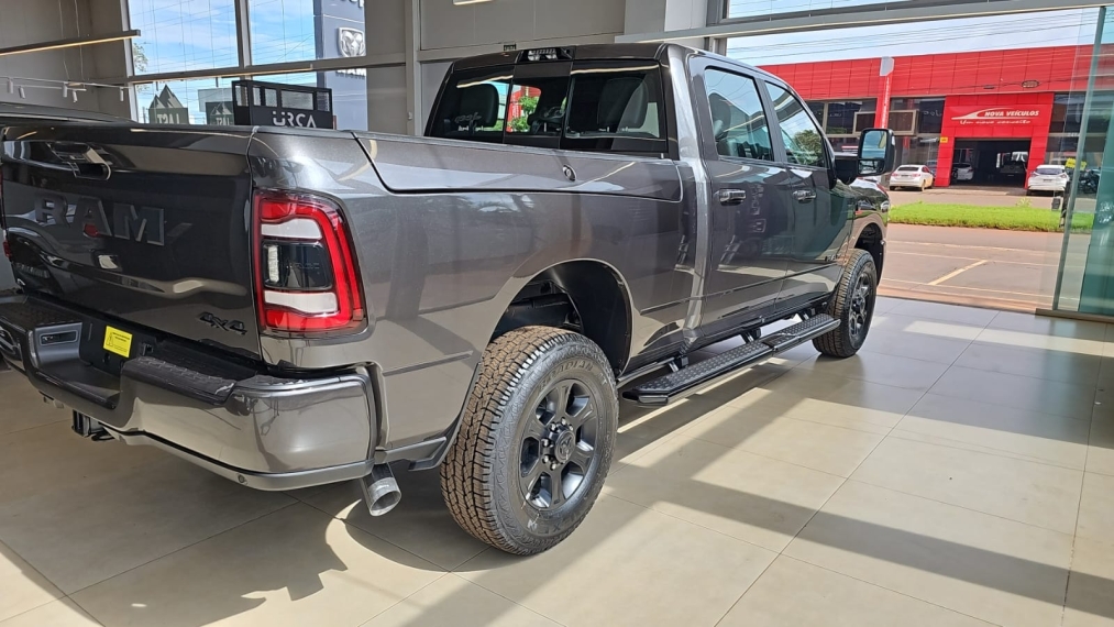 ram 2500 6.7 ds nigth edition.
