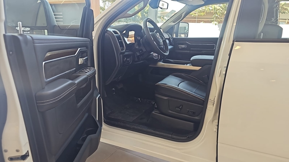 ram 2500 laramie