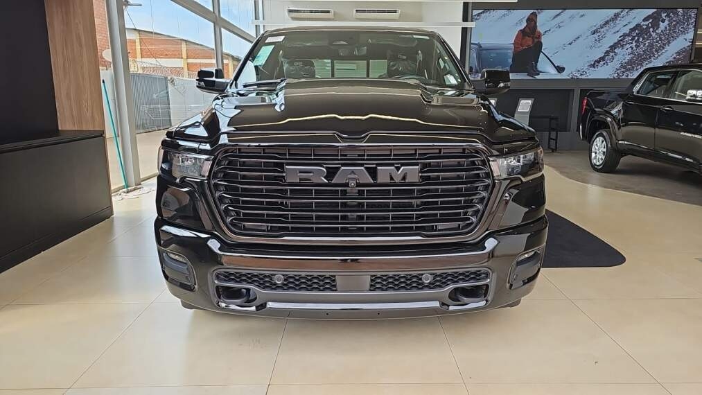 nova ram 1500 laramie nigth edition 3.0