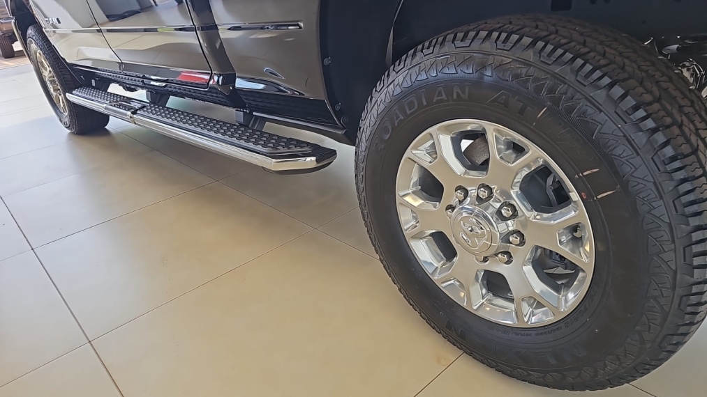 ram 2500 laramie 4x412