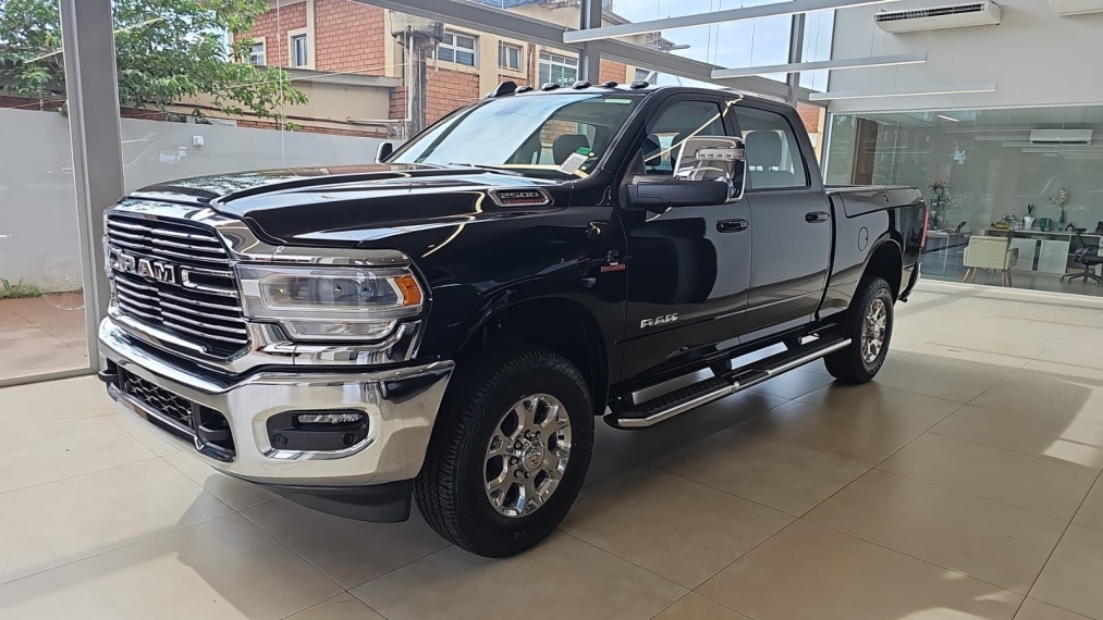 ram 2500 laramie 4x4