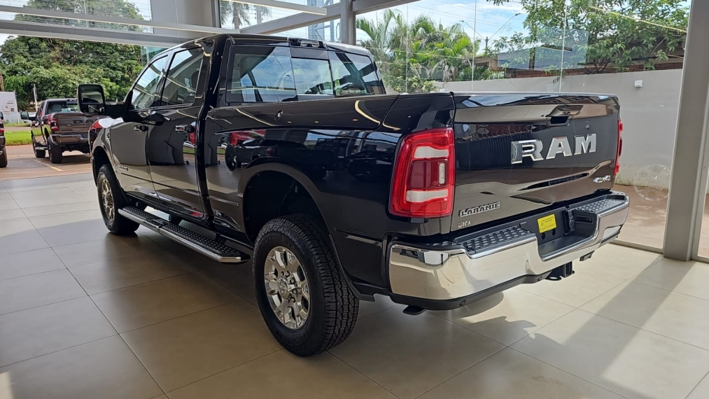 ram 2500 laramie 4x44