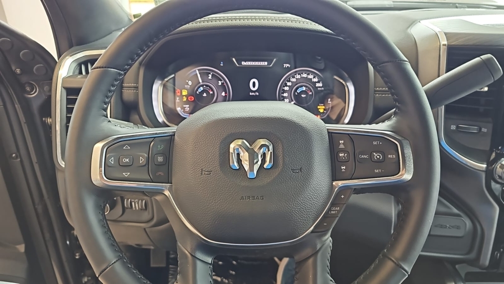 ram 3500 laramie nigth edition 4x410