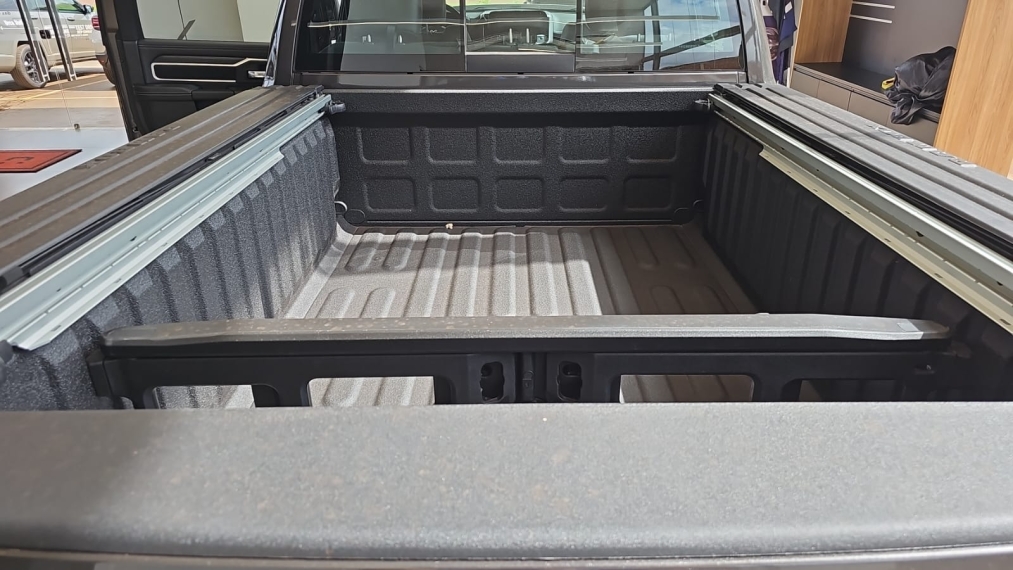 ram 3500 laramie nigth edition 4x413