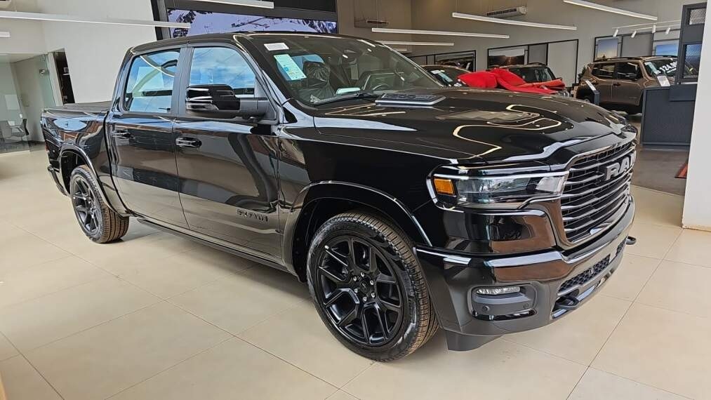 nova ram 1500 laramie nigth edition 3.02