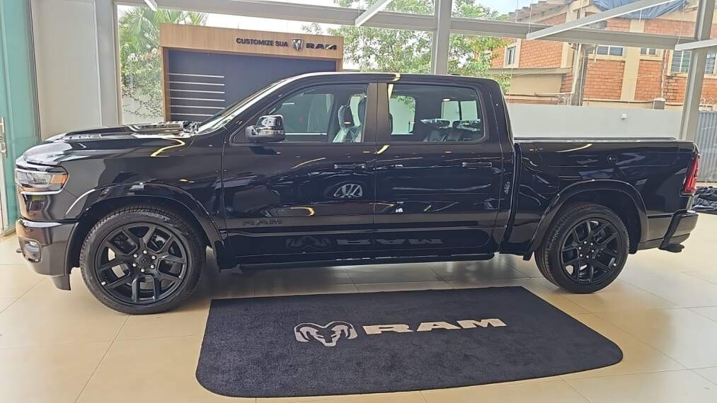 nova ram 1500 laramie nigth edition 3.03