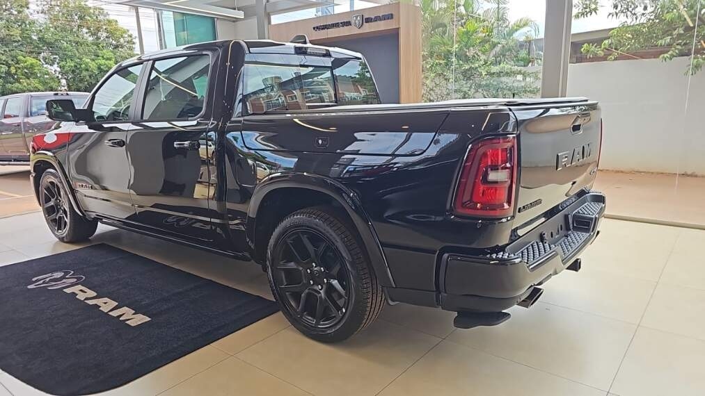 nova ram 1500 laramie nigth edition 3.04