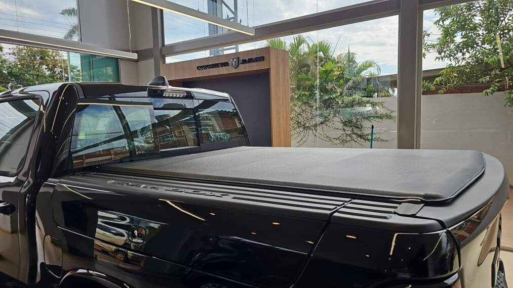 nova ram 1500 laramie nigth edition 3.011