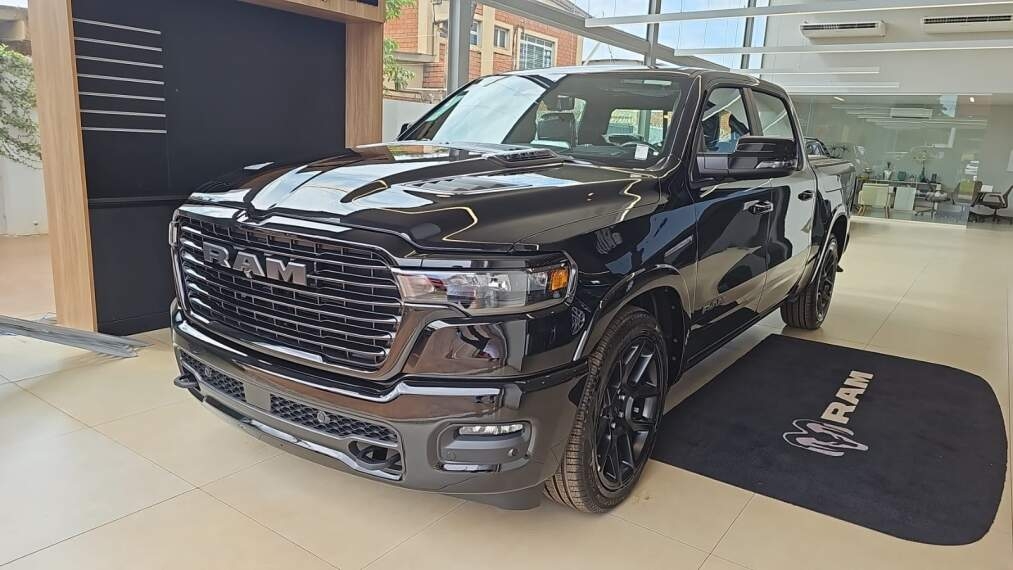 nova ram 1500 laramie nigth edition 3.0