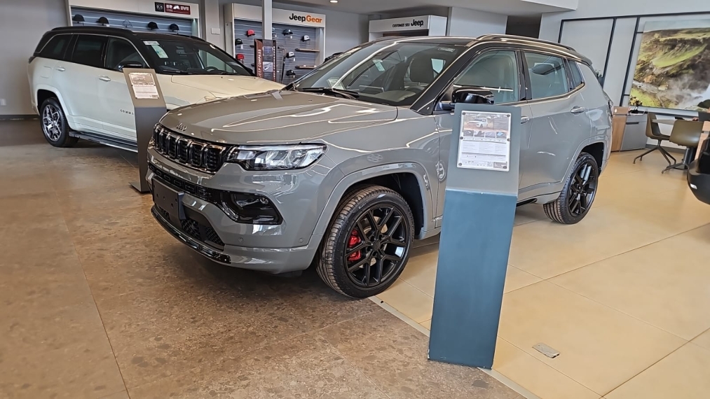 jeep compass blackhawk 2.0 gas 4x4 jeep compass blackhawk 2.0 gas 4x4
