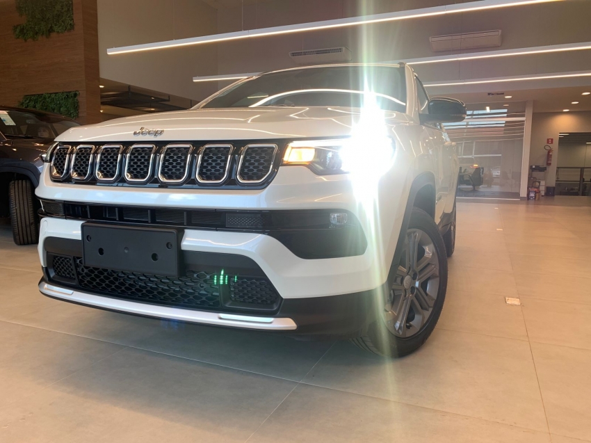 jeep compass longitude