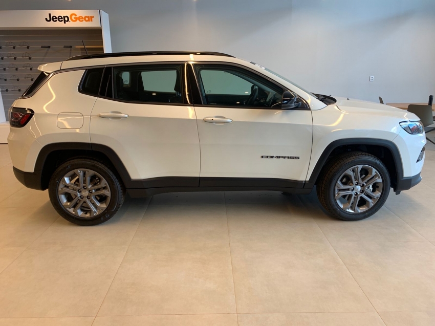 jeep compass longitude
