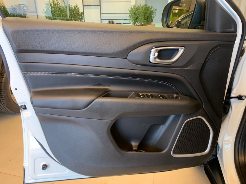jeep compass longitude